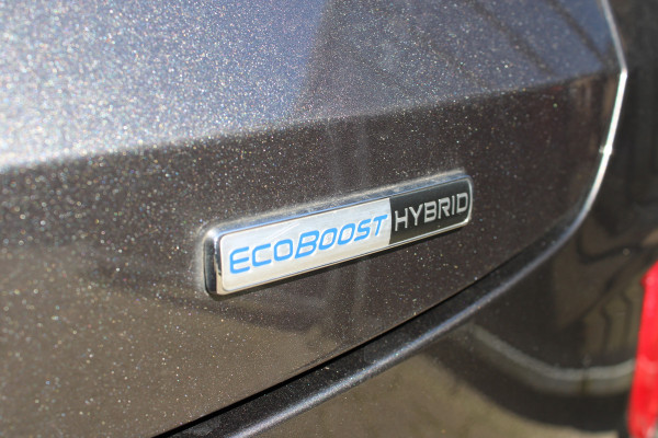 Ford Puma 1.0 EcoBoost Hybrid ST-Line X First Edition | Trekhaak | Adaptieve cruise | BLIS | Camera | Winterpack