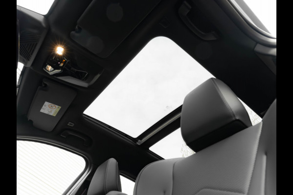 BMW X1 sDrive18i M-Sport Pro - Pano - Massage Zetel - Trekhaak - ACC