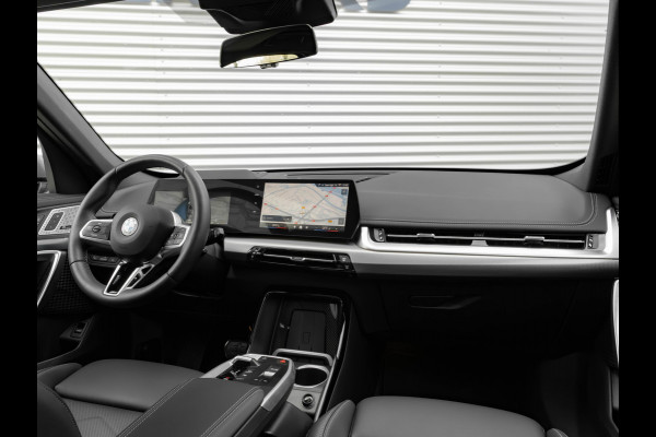 BMW X1 sDrive18i M-Sport Pro - Pano - Massage Zetel - Trekhaak - ACC