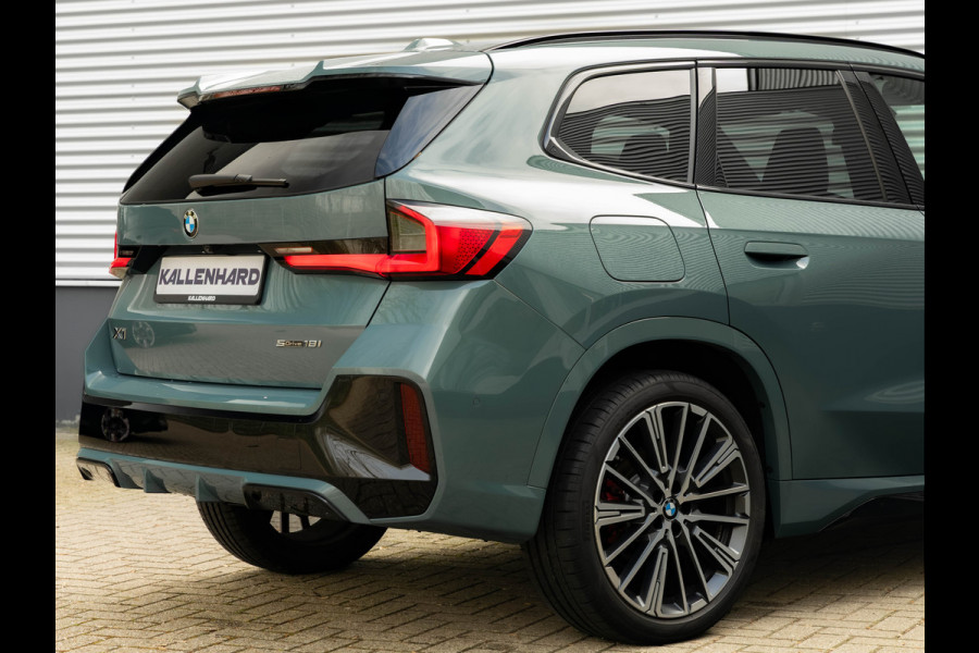 BMW X1 sDrive18i M-Sport Pro - Pano - Massage Zetel - Trekhaak - ACC