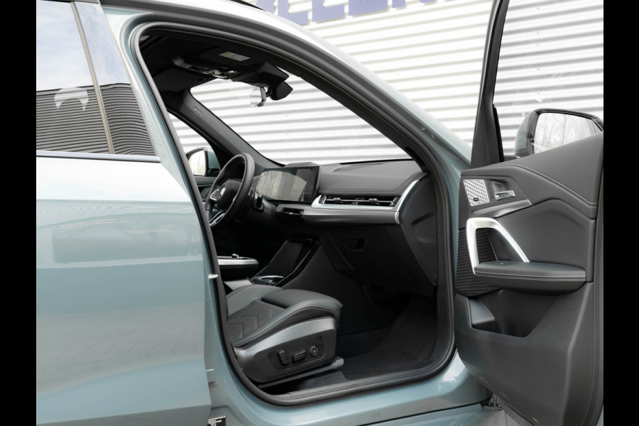 BMW X1 sDrive18i M-Sport Pro - Pano - Massage Zetel - Trekhaak - ACC