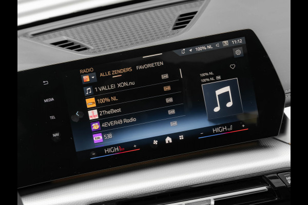 BMW X1 sDrive18i M-Sport Pro - Pano - Massage Zetel - Trekhaak - ACC