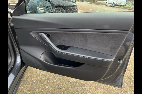 Tesla Model 3 Long Range AWD 75 kWh BLACK LINE!