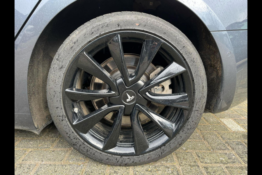 Tesla Model 3 Long Range AWD 75 kWh BLACK LINE!
