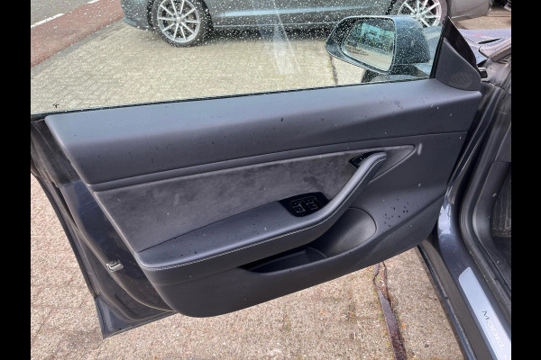 Tesla Model 3 Long Range AWD 75 kWh BLACK LINE!