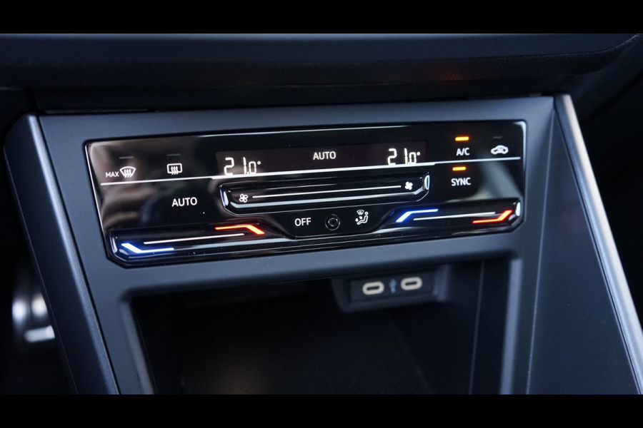 Volkswagen Taigo 1.0 TSI R-Line AUTOMAAT-ACC-CAMERA-DAB-IQ LIGHT-KEYLESS-GROOT NAVIGATIE-PANORAMA-VIRTUEEL