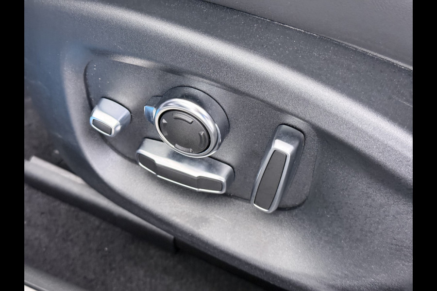 Jaguar I-PACE EV400 pk HSE First Edition 90 kWh AWD Pano-Dak Elektr.+Leer+Memory (Active-Air Suspension-)Luchtvering Matrix-LED Meridian®-Surr Lmv 20" DAB Bluetooth Led Stuur-Stoel-Achterbank-Voorruitverwarming Elek.Achterklep Zeer compleet, nieuwprijs € 106.646,- Origineel Nederlandse Auto