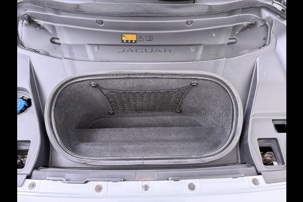 Jaguar I-PACE EV400 pk HSE First Edition 90 kWh AWD Pano-Dak Elektr.+Leer+Memory (Active-Air Suspension-)Luchtvering Matrix-LED Meridian®-Surr Lmv 20" DAB Bluetooth Led Stuur-Stoel-Achterbank-Voorruitverwarming Elek.Achterklep Zeer compleet, nieuwprijs € 106.646,- Origineel Nederlandse Auto