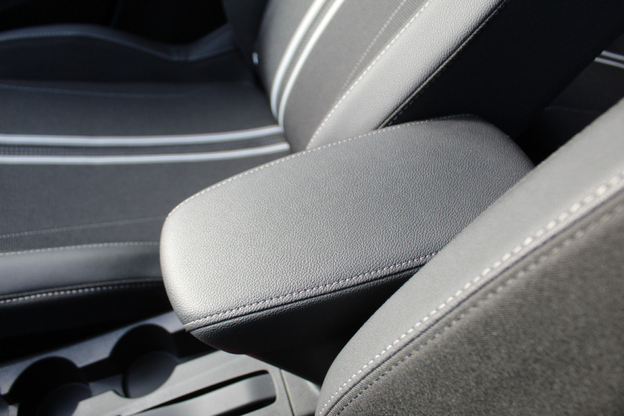 Opel Corsa 1.2 Turbo GS Panoramadak, Winterpakket, Cruise Control, Climate Control