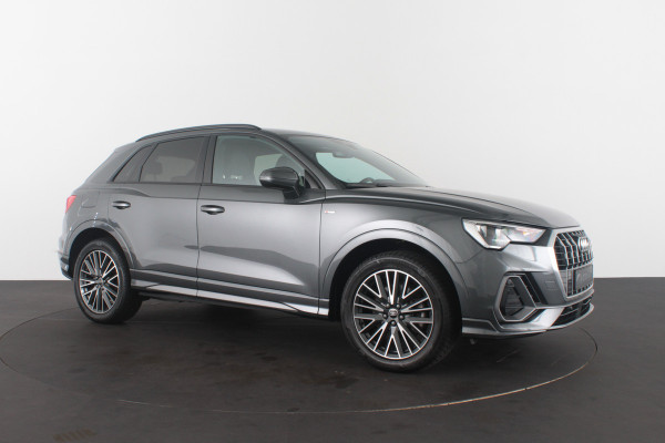 Audi Q3 45 TFSI e S line > 245pk/Trekhaak/Daytona Gray/19 inch