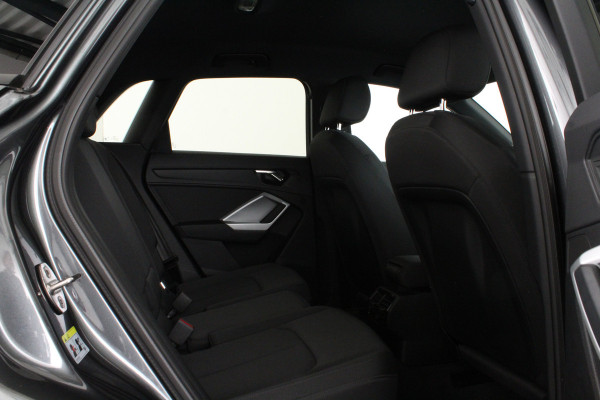Audi Q3 45 TFSI e S line > 245pk/Trekhaak/Daytona Gray/19 inch