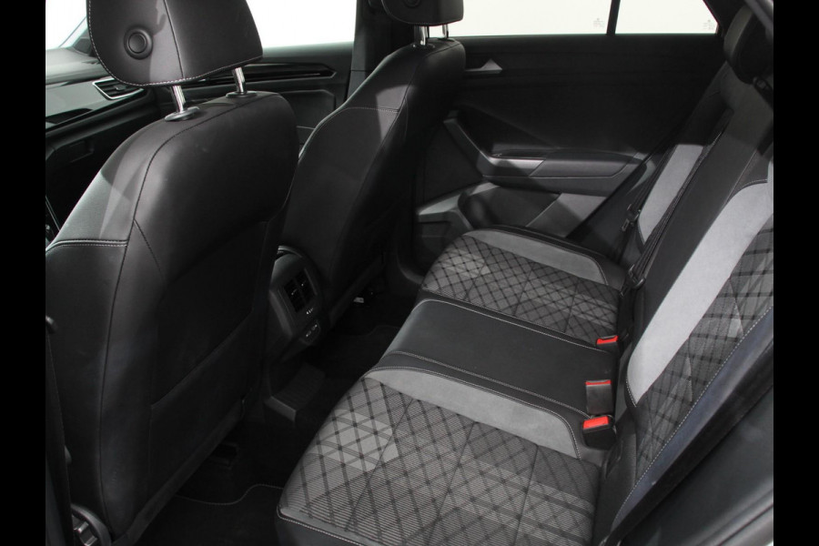 Volkswagen T-Roc 1.5 TSI 150pk DSG R-Line | Navigatie | Apple Carplay/Android Auto | Parkeersensoren | Camera | Adaptive Cruise Control | Elektrische achterklep | Stoel- en stuurverwarming | Climate Control | Ledverlichting | Virtual Cockpit