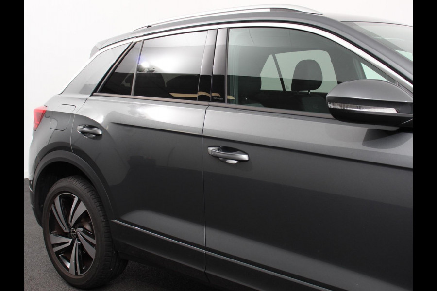 Volkswagen T-Roc 1.5 TSI 150pk DSG R-Line | Navigatie | Apple Carplay/Android Auto | Parkeersensoren | Camera | Adaptive Cruise Control | Elektrische achterklep | Stoel- en stuurverwarming | Climate Control | Ledverlichting | Virtual Cockpit