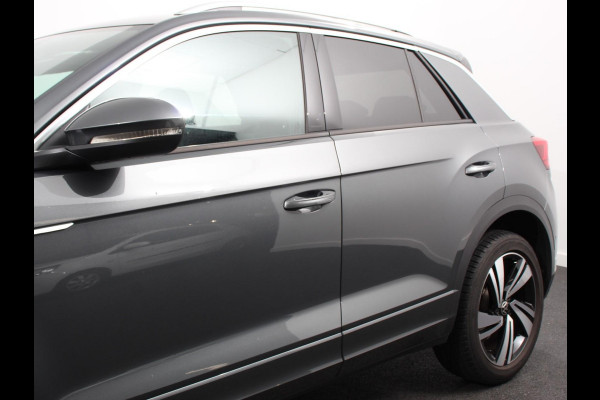 Volkswagen T-Roc 1.5 TSI 150pk DSG R-Line | Navigatie | Apple Carplay/Android Auto | Parkeersensoren | Camera | Adaptive Cruise Control | Elektrische achterklep | Stoel- en stuurverwarming | Climate Control | Ledverlichting | Virtual Cockpit