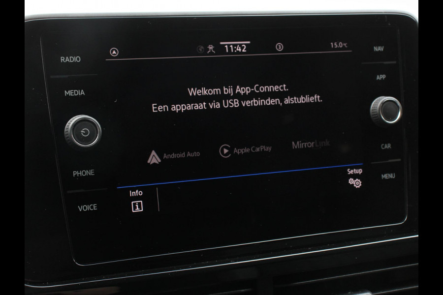 Volkswagen T-Roc 1.5 TSI 150pk DSG R-Line | Navigatie | Apple Carplay/Android Auto | Parkeersensoren | Camera | Adaptive Cruise Control | Elektrische achterklep | Stoel- en stuurverwarming | Climate Control | Ledverlichting | Virtual Cockpit