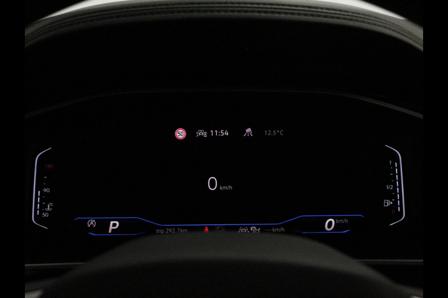 Volkswagen T-Roc 1.5 TSI 150pk DSG R-Line | Navigatie | Apple Carplay/Android Auto | Parkeersensoren | Camera | Adaptive Cruise Control | Elektrische achterklep | Stoel- en stuurverwarming | Climate Control | Ledverlichting | Virtual Cockpit