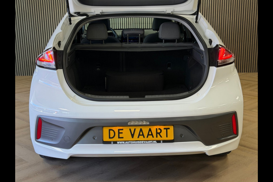 Hyundai IONIQ STYLE EV 38 kWh SOH 93,4% AUT SCHUIFDAK STOEL/ STUURVERWARMING CAMERA NAVIGATIE APPLE CARPLAY CRUISE PDC AIRCO