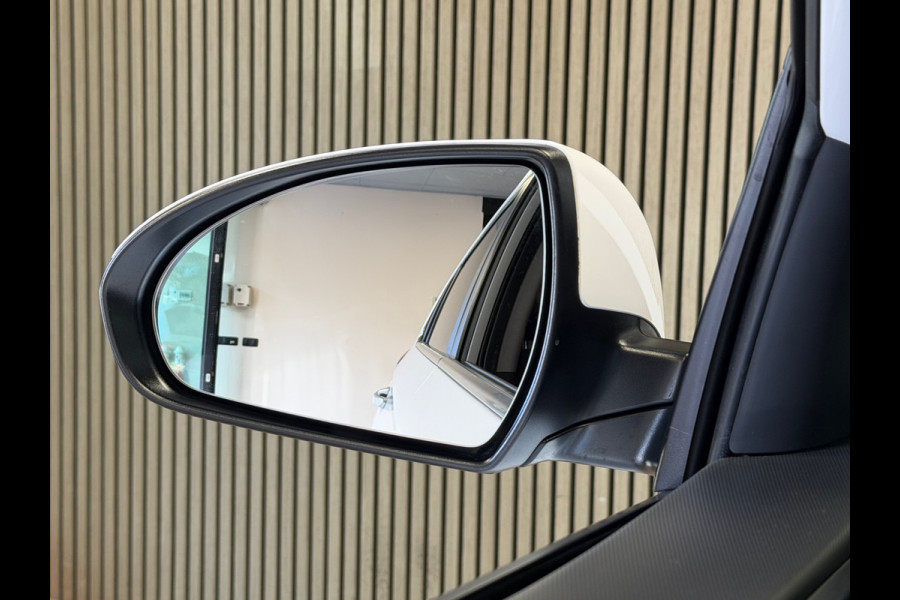 Hyundai IONIQ STYLE EV 38 kWh SOH 93,4% AUT SCHUIFDAK STOEL/ STUURVERWARMING CAMERA NAVIGATIE APPLE CARPLAY CRUISE PDC AIRCO