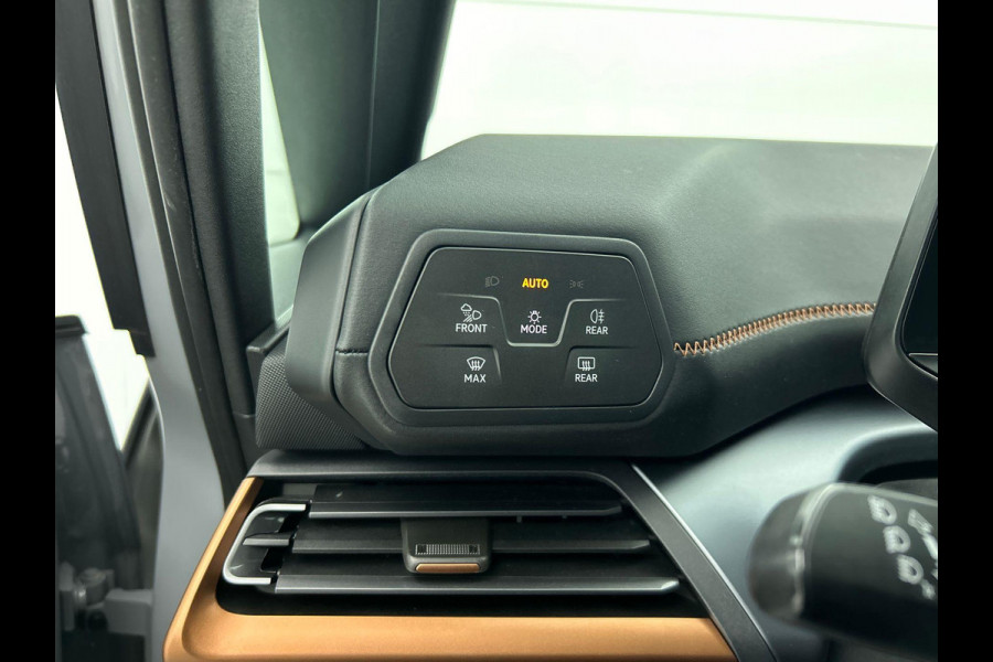 CUPRA Born Business 62 kWh Auto. Navigatie Apple Carplay/ Android Auto Camera Parkeersensoren Adaptive Cruise Control Stoel- en stuurverwarming Full Led Climate Control Lichtmetalen velgen
