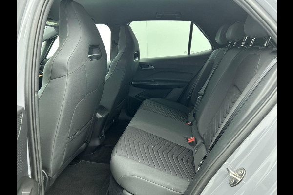 CUPRA Born Business 62 kWh Auto. Navigatie Apple Carplay/ Android Auto Camera Parkeersensoren Adaptive Cruise Control Stoel- en stuurverwarming Full Led Climate Control Lichtmetalen velgen