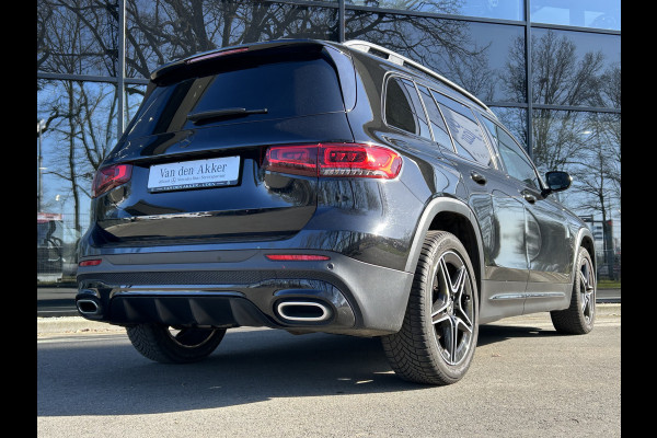 Mercedes-Benz Glb 180 AMG // Nightpakket // Sfeerverlichting // 19" AMG Velgen // Camera // Elek. Achterklep