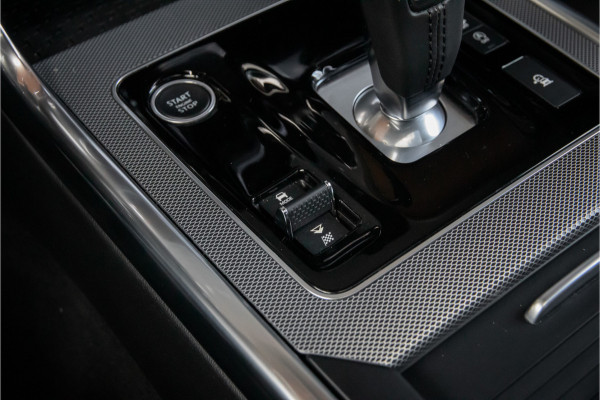 Jaguar XE P300 AWD R-Dynamic HSE Full options