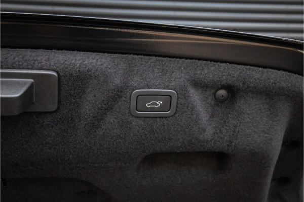 Jaguar XE P300 AWD R-Dynamic HSE Full options