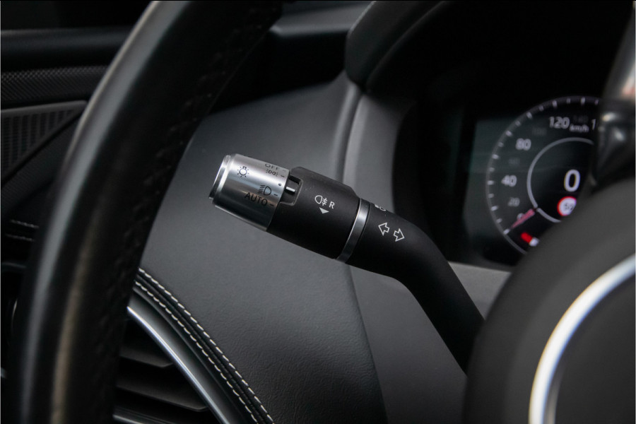 Jaguar XE P300 AWD R-Dynamic HSE Full options