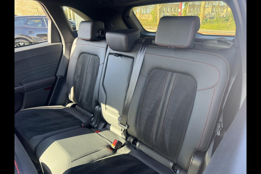 Ford Kuga 2.5 PHEV ST-Line X 243pk Winterpack | Adaptieve Cruise | AGR stoelen | Elektrische Achterklep | 2.100kg Trekgewicht | Nederlandse auto | B&O Audio