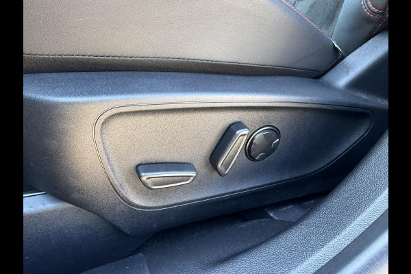 Ford Kuga 2.5 PHEV ST-Line X 243pk Winterpack | Adaptieve Cruise | AGR stoelen | Elektrische Achterklep | 2.100kg Trekgewicht | Nederlandse auto | B&O Audio