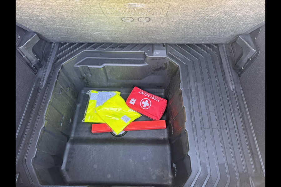 Ford Puma 1.0 EcoBoost Hybrid Titanium | 125pk | Parkeersensoren Achter | Nederlandse auto | LED Koplampen