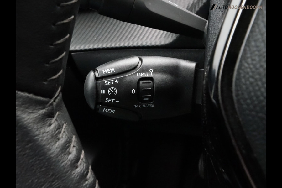 Peugeot 208 1.2 PureTech Active Pack Sport (APPLE CARPLAY,LED VERLICHTING,SPORTSTOELEN,CLIMATE,CRUISE,LM-VELGEN,NIEUWE APK)