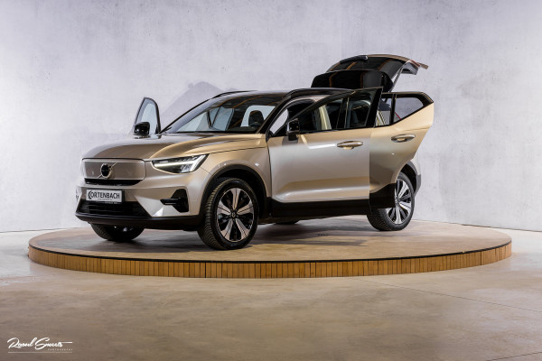 Volvo XC40 Recharge Plus 70 kWh | Zwenkbare trekhaak | Adaptieve cruise | Blis | 19 Inch | Full Led |