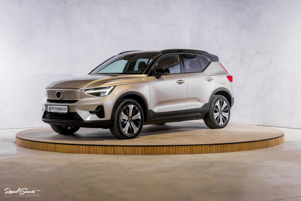 Volvo XC40 Recharge Plus 70 kWh | Zwenkbare trekhaak | Adaptieve cruise | Blis | 19 Inch | Full Led |