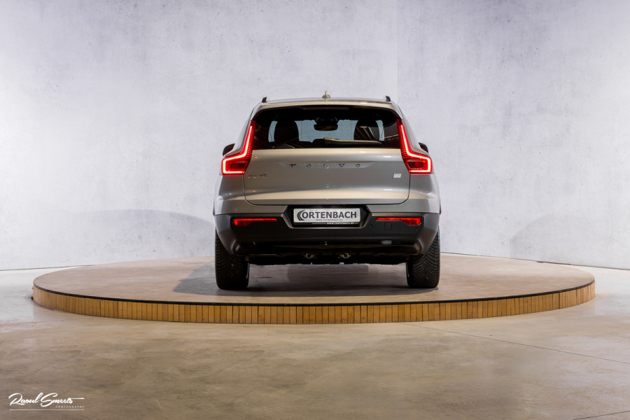Volvo XC40 Recharge Plus 70 kWh | Adaptieve cruise | Blis | 19 Inch | Full LED |