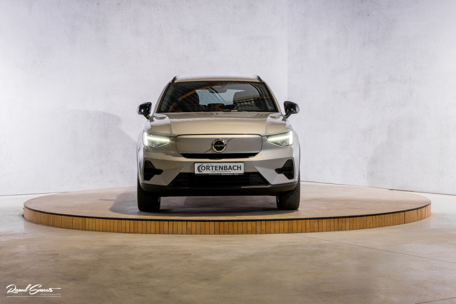 Volvo XC40 Recharge Plus 70 kWh | Adaptieve cruise | Blis | 19 Inch | Full LED |