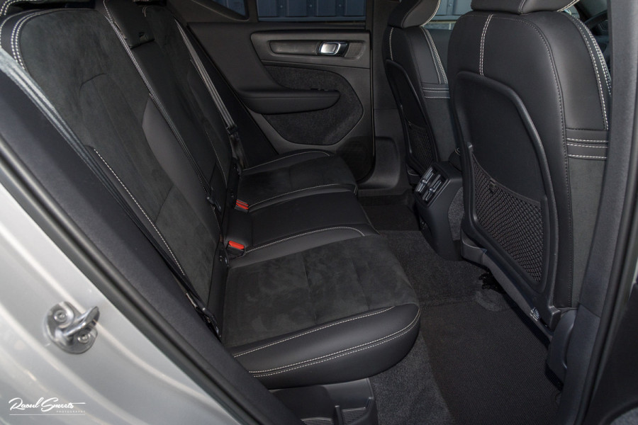Volvo XC40 Recharge Plus 70 kWh | Adaptieve cruise | Blis | 19 Inch | Full LED |