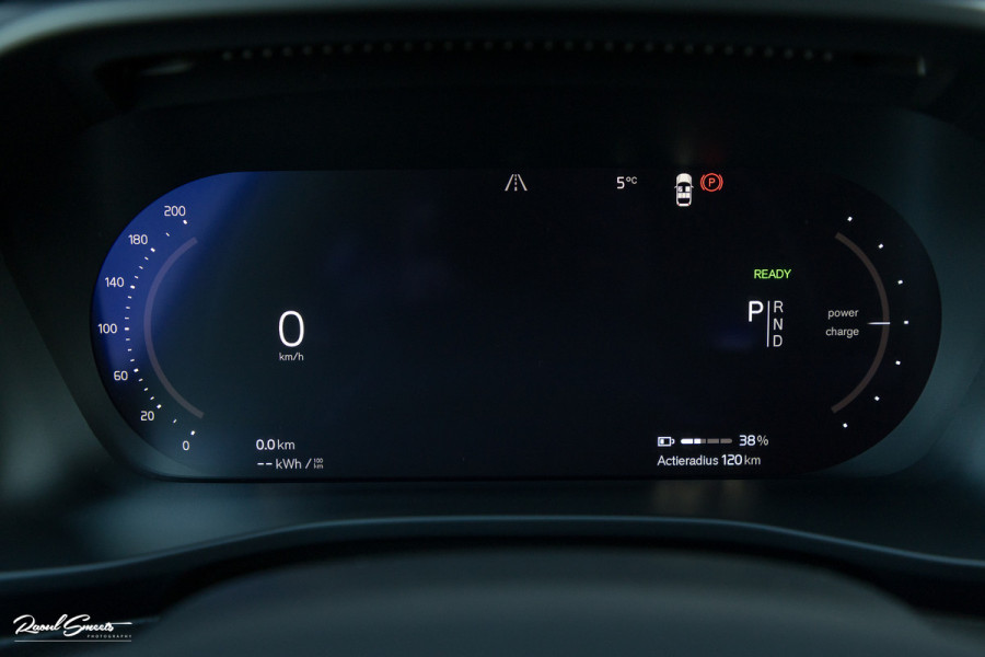 Volvo XC40 Recharge Plus 70 kWh | Adaptieve cruise | Blis | 19 Inch | Full LED |