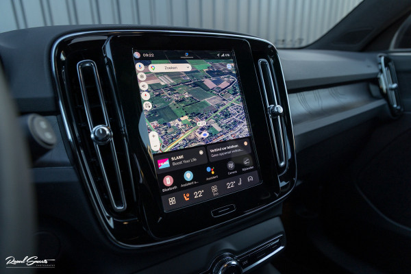Volvo XC40 Recharge Plus 70 kWh | Adaptieve cruise | Blis | 19 Inch | Full LED |