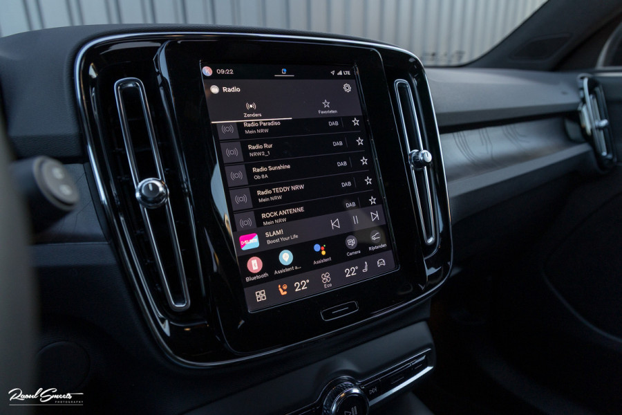 Volvo XC40 Recharge Plus 70 kWh | Adaptieve cruise | Blis | 19 Inch | Full LED |
