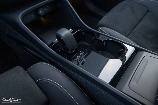 Volvo XC40 Recharge Plus 70 kWh | Adaptieve cruise | Blis | 19 Inch | Full LED |