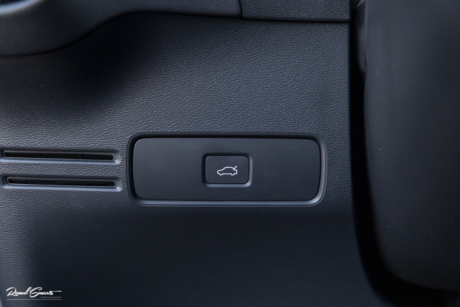 Volvo XC40 Recharge Plus 70 kWh | Adaptieve cruise | Blis | 19 Inch | Full LED |