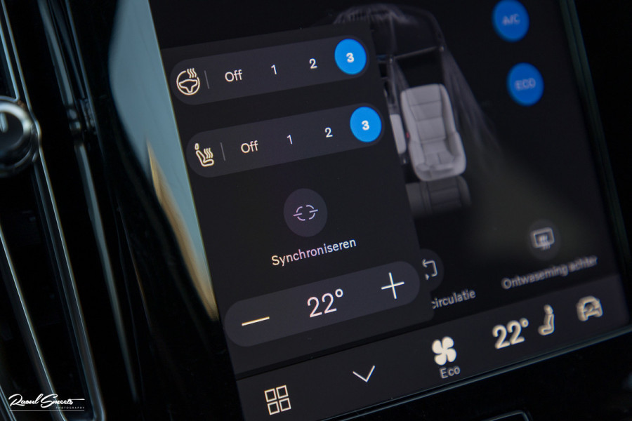 Volvo XC40 Recharge Plus 70 kWh | Adaptieve cruise | Blis | 19 Inch | Full LED |