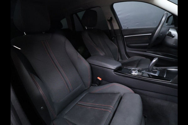 BMW 3 Serie Touring 318i Sportline [SPORTSTOELEN, SPORTVELGEN,STOELVERWARMING, BLUETOOTH, PARKEERSENSOREN ACHTER, CRUISE CONTROL, NIEUWSTAAT]