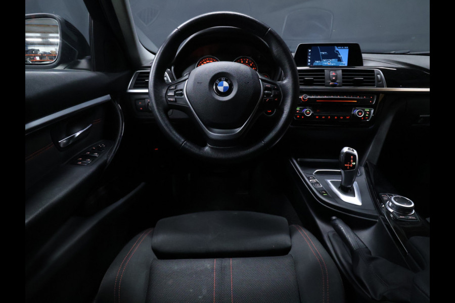 BMW 3 Serie Touring 318i Sportline [SPORTSTOELEN, SPORTVELGEN,STOELVERWARMING, BLUETOOTH, PARKEERSENSOREN ACHTER, CRUISE CONTROL, NIEUWSTAAT]