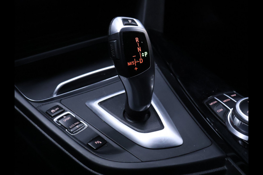 BMW 3 Serie Touring 318i Sportline [SPORTSTOELEN, SPORTVELGEN,STOELVERWARMING, BLUETOOTH, PARKEERSENSOREN ACHTER, CRUISE CONTROL, NIEUWSTAAT]