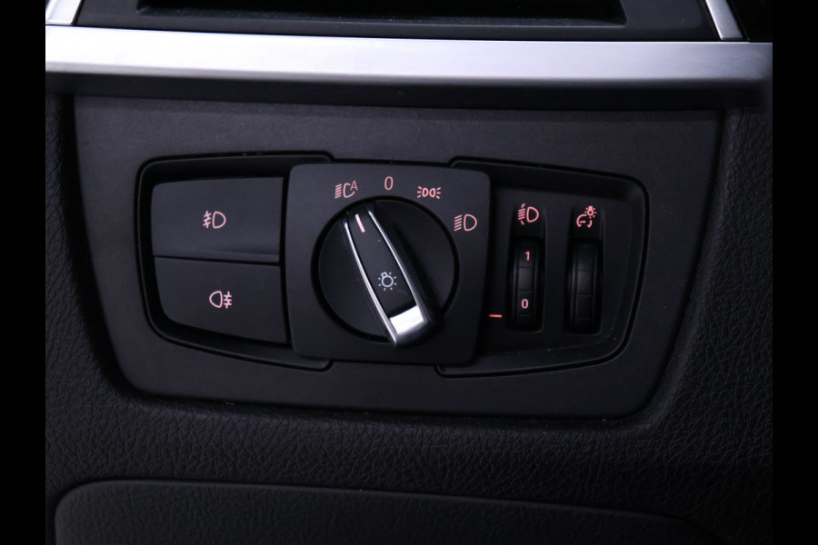 BMW 3 Serie Touring 318i Sportline [SPORTSTOELEN, SPORTVELGEN,STOELVERWARMING, BLUETOOTH, PARKEERSENSOREN ACHTER, CRUISE CONTROL, NIEUWSTAAT]