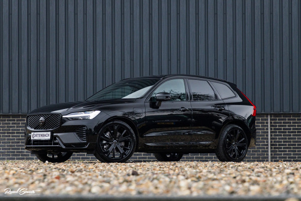 Volvo XC60 2.0 T8 Plug-in hybrid AWD Plus Black Edition Long Range | Zwenkbare trekhaak | Harman Kardon | Adaptieve cruise | Panorama dak | Nieuw |