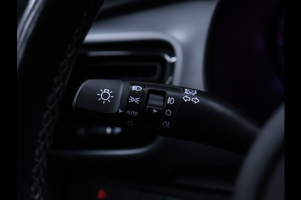 Kia Stonic 1.0 T-GDi DynamicLine [APPLE CARPLAY, STOELVERWARMING,STUURVERWARMING, PARKEERSENSOREN, ACHTERUITRIJCAMERA, CRUISE CONTROL, NIEUWSTAAT]