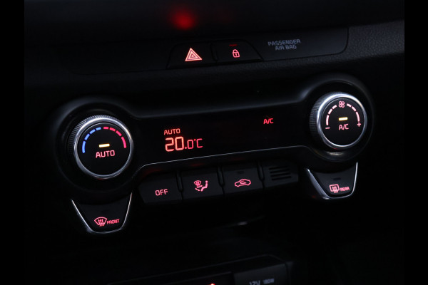 Kia Stonic 1.0 T-GDi DynamicLine [APPLE CARPLAY, STOELVERWARMING,STUURVERWARMING, PARKEERSENSOREN, ACHTERUITRIJCAMERA, CRUISE CONTROL, NIEUWSTAAT]